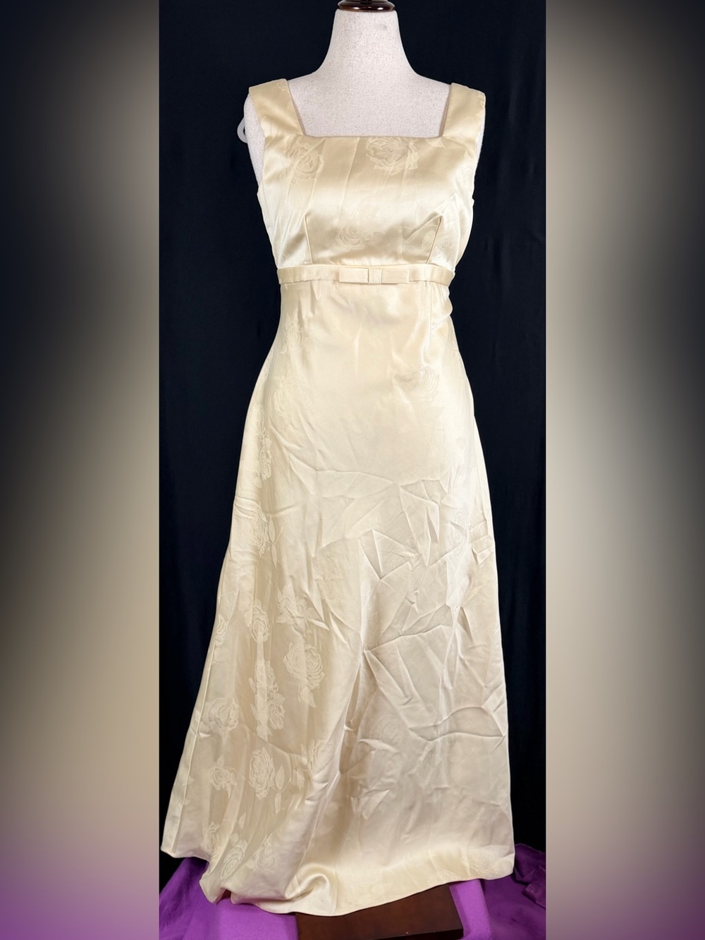 Michelangelo 90’s Satin Prom Dress with Square Neck Butter Yellow Jaquard Roses